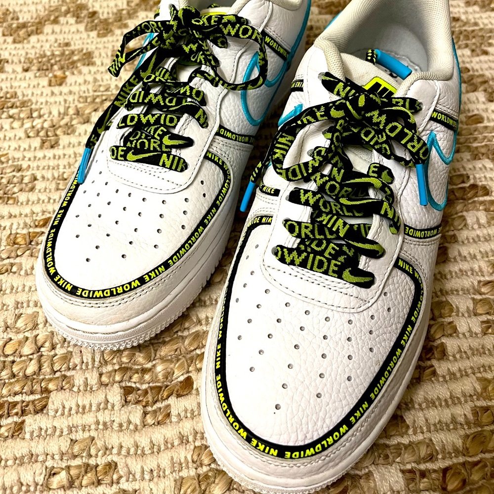 NIKE AIR FORCE 1 WORLD WIDE MENS 8.5